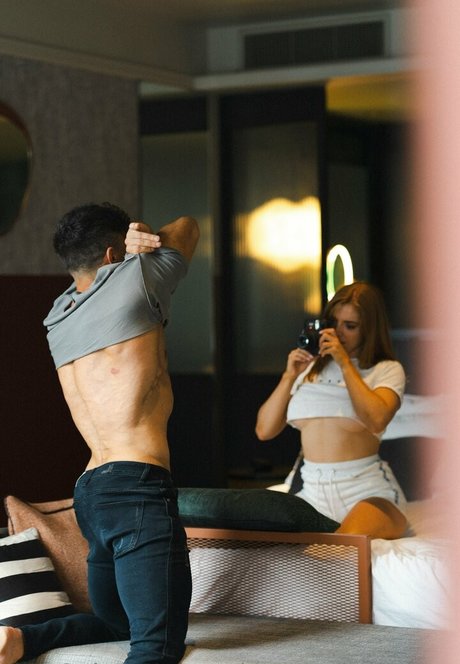 Hotcoupleonshow