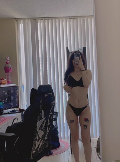Naken lekkede OnlyFans-bilde av Cherryverse