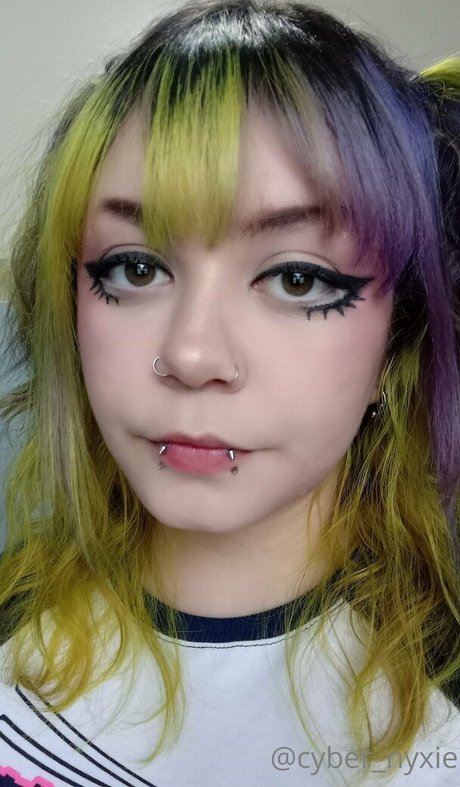 Naken läckt OnlyFans-bild av Cybernyxie