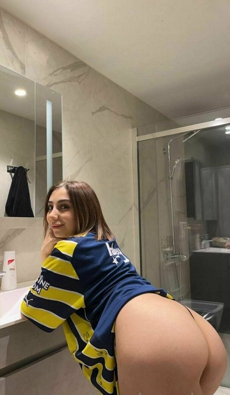 Foto di nudo di fuga di OnlyFans di Askonuzelanur