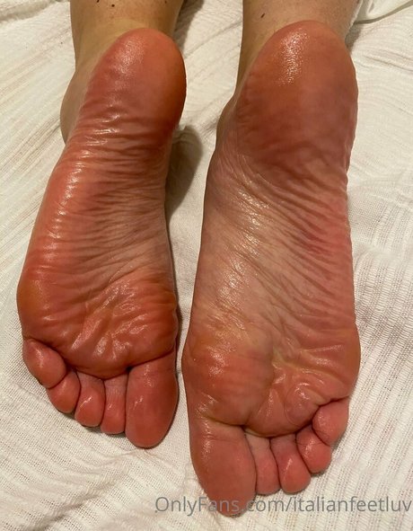Alaston vuotanut OnlyFans-kuva Italianfeetluv