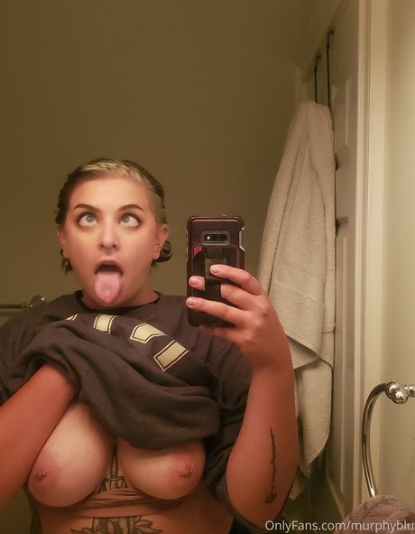 Naken lekkede OnlyFans-bilde av Murph E Blu