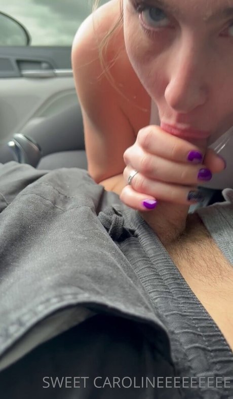 Обнаженная фотография утечки OnlyFans от Caroline Skubal