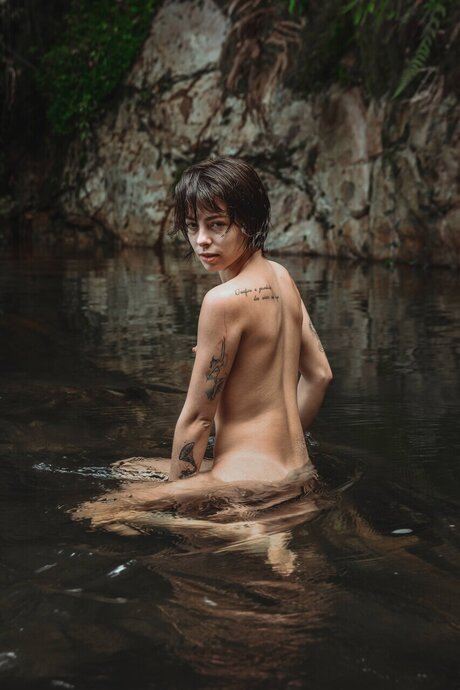 Naken lekkede OnlyFans-bilde av Fadinha Bailarina