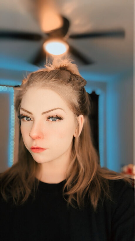 Naakte gelekte OnlyFans-foto van    