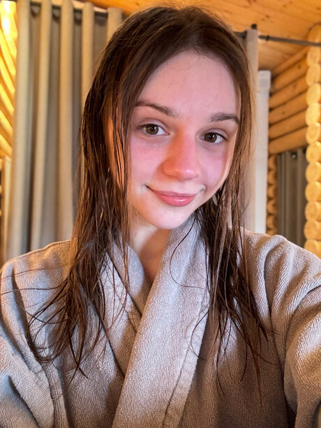 Naken lekkede OnlyFans-bilde av Agnes