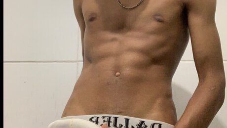 Naken lekkede OnlyFans-bilde av Wen