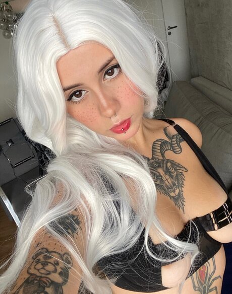 Nahá fotka uniklých OnlyFans od Ariel Bolvv