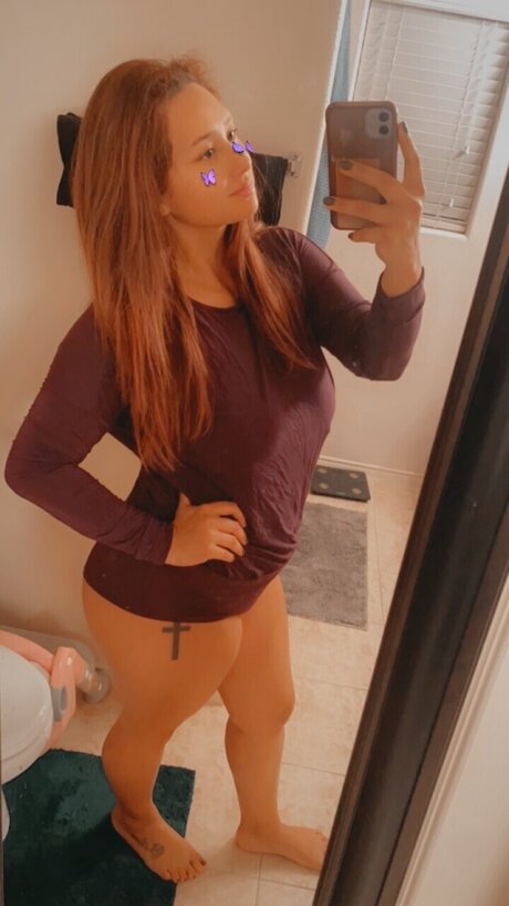 Naken läckt OnlyFans-bild av Mandy Rose 