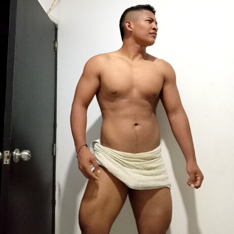 Naken lekkede OnlyFans-bilde av Levishots Top 50