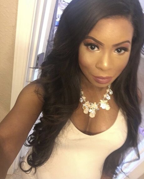 Naken lekkede OnlyFans-bilde av Doll Face