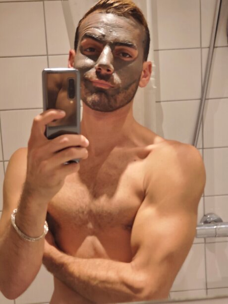 Naken läckt OnlyFans-bild av Tiago