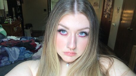 Naken läckt OnlyFans-bild av Scarlet Bxtch 