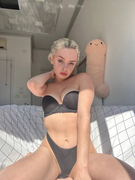 Alaston vuotanut OnlyFans-kuva Ameli