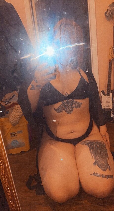 Nahá fotka uniklých OnlyFans od Earth Baby