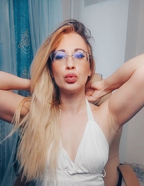 Naken lekkede OnlyFans-bilde av Mayadahliafree