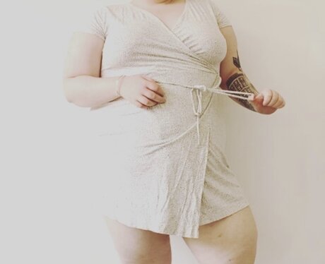 Naken läckt OnlyFans-bild av Bighairybeauty