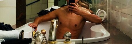 Naken läckt OnlyFans-bild av Chino