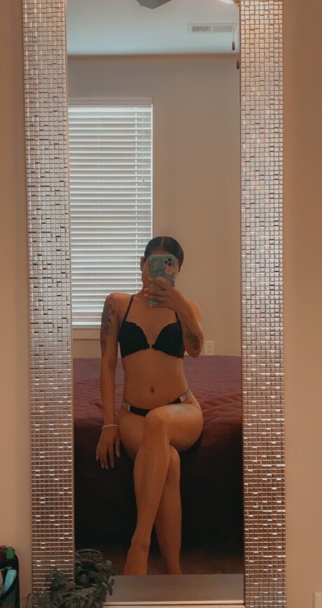 Naken läckt OnlyFans-bild av Gracielu 