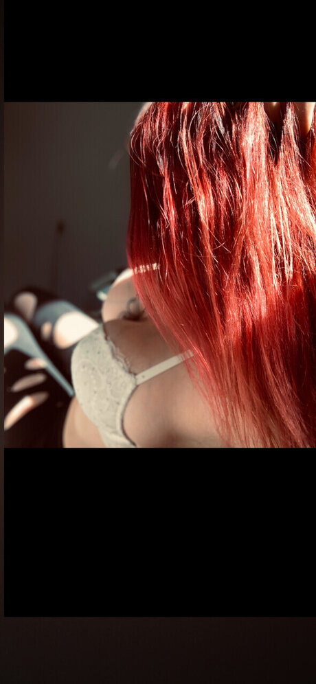 Naken lekkede OnlyFans-bilde av Kiikiie