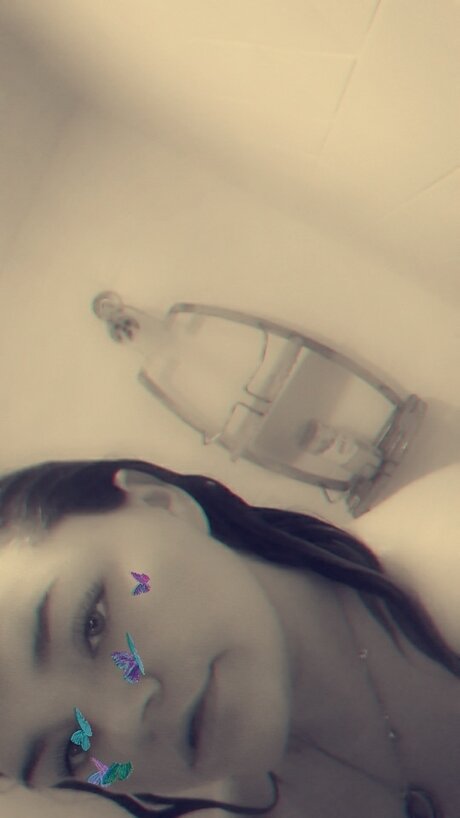 Naken läckt OnlyFans-bild av Katelynn Gowan