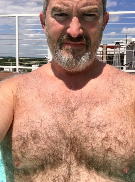 Alaston vuotanut OnlyFans-kuva Mike M
