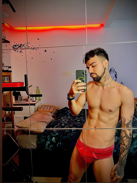 Naken lekkede OnlyFans-bilde av Sersensy