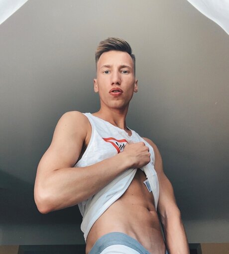Naken lekkede OnlyFans-bilde av Angeldave