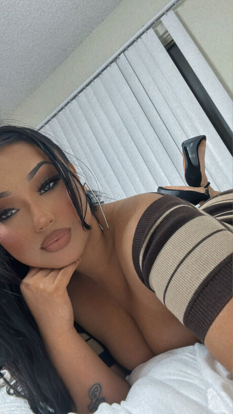 Naken läckt OnlyFans-bild av 