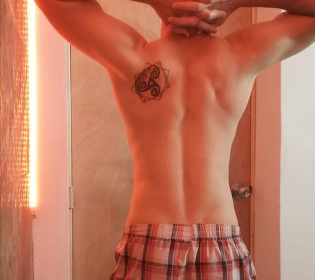 Nøgent lækket OnlyFans-billede af Andy Saenx