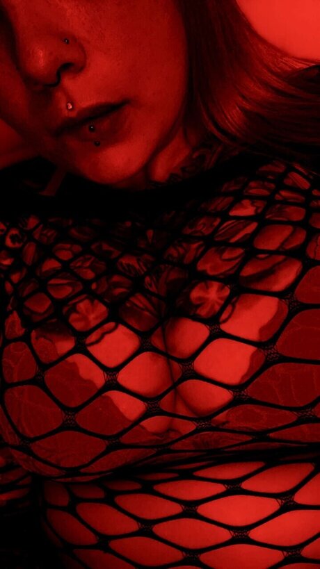 Alaston vuotanut OnlyFans-kuva Tattooedgoddess