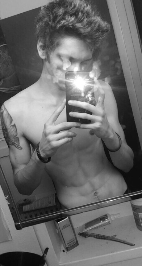 Naken lekkede OnlyFans-bilde av Jake