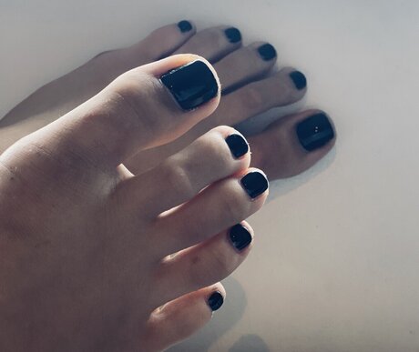Alaston vuotanut OnlyFans-kuva Feet Pics