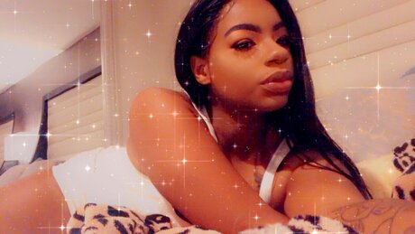 Naken läckt OnlyFans-bild av Nixxinixxxx