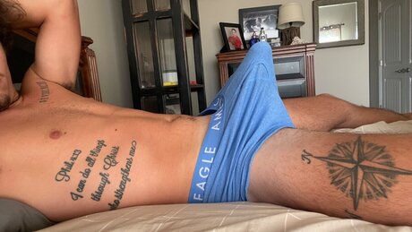Naken läckt OnlyFans-bild av D