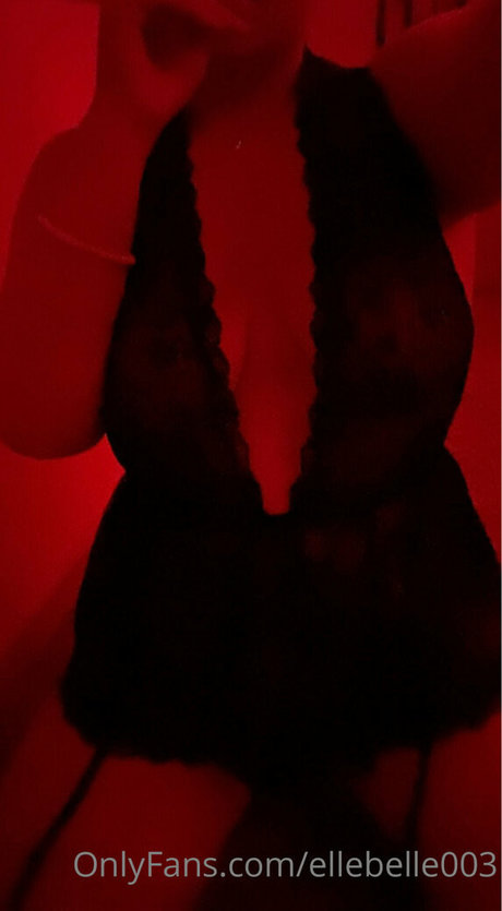 Foto nua vazada do OnlyFans de Ellebelle003