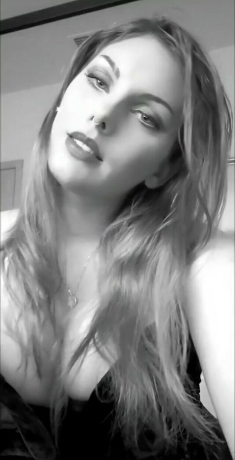 Rainia Belle