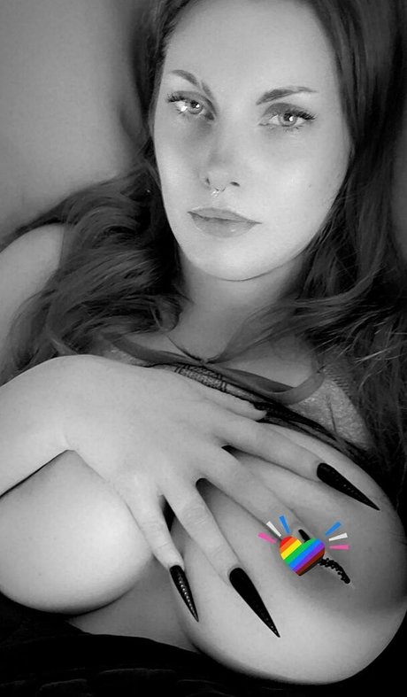 Rainia Belle