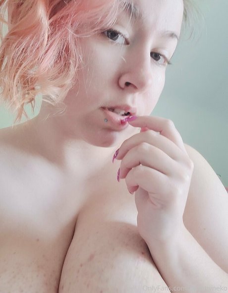 Peachyneko