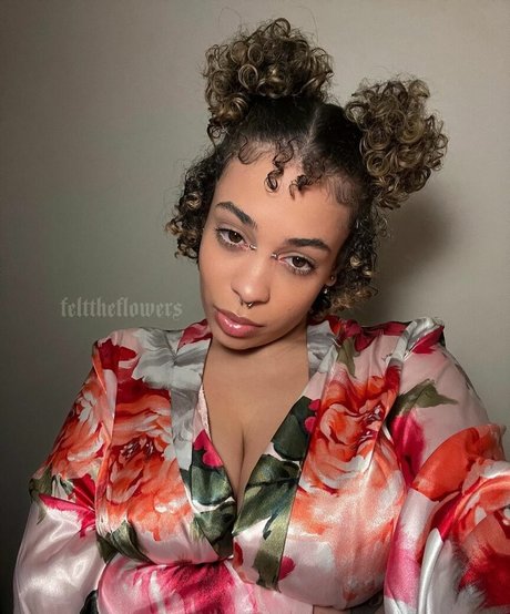 Nagie wyciekłe zdjęcie OnlyFans od Flowers