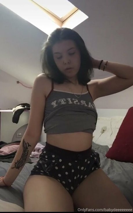 Nacktes geleaktes OnlyFans-Foto von Babydeeeefree