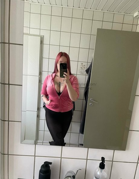 Nahá fotka uniklých OnlyFans od Lovefromc