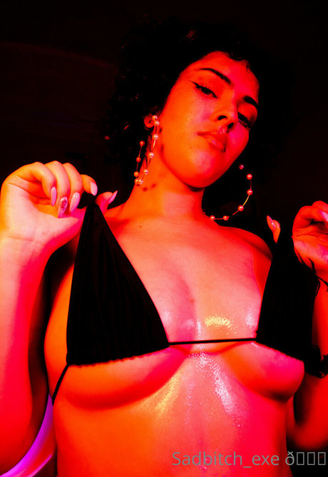 Naken lekkede OnlyFans-bilde av Sadbitchexe