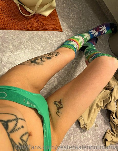 Nøgent lækket OnlyFans-billede af Vesteraalenhotmama