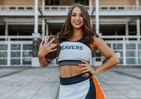 Nacktes geleaktes OnlyFans-Foto von Taylor Johnson Cheer