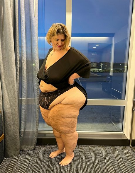 Bigbootyasshley OnlyFans泄露裸照