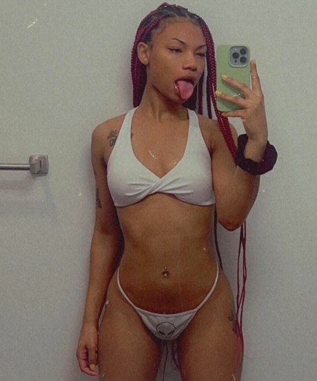 Nahá fotka uniklých OnlyFans od Curlyfryk