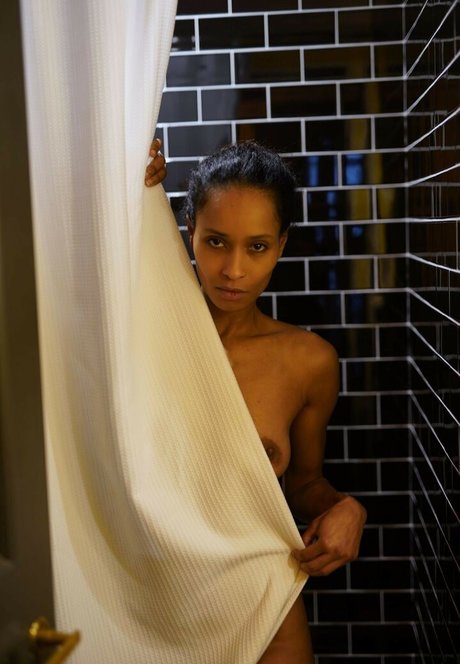 Foto nua vazada do OnlyFans de Adjouai
