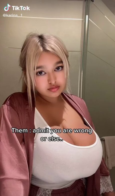 Naken läckt OnlyFans-bild av Karina1