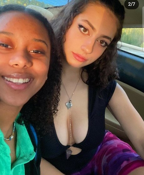 Bella Ossi OnlyFans 유출 누드 사진